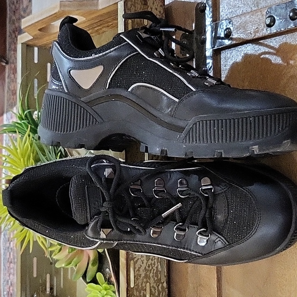 MICHAEL KORS Brooke Leather and Glitter Chain-Mesh Trek Sneaker Black 9M - Picture 3 of 3